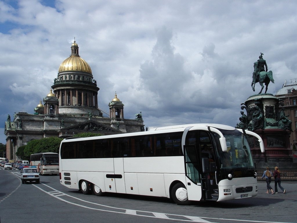 Прекрасный Санкт-Петербург в последние теплые дни в году