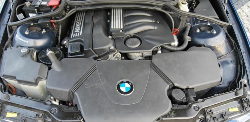 Скрип двигателя – что это может значить и какие запчасти нужны на BMW